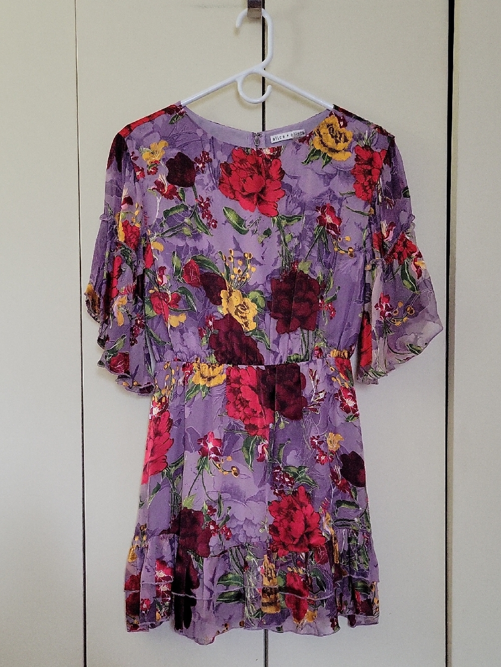 Alice + Olivia Katrina Floral Silk Blend Ruffle Dress In Lavendar